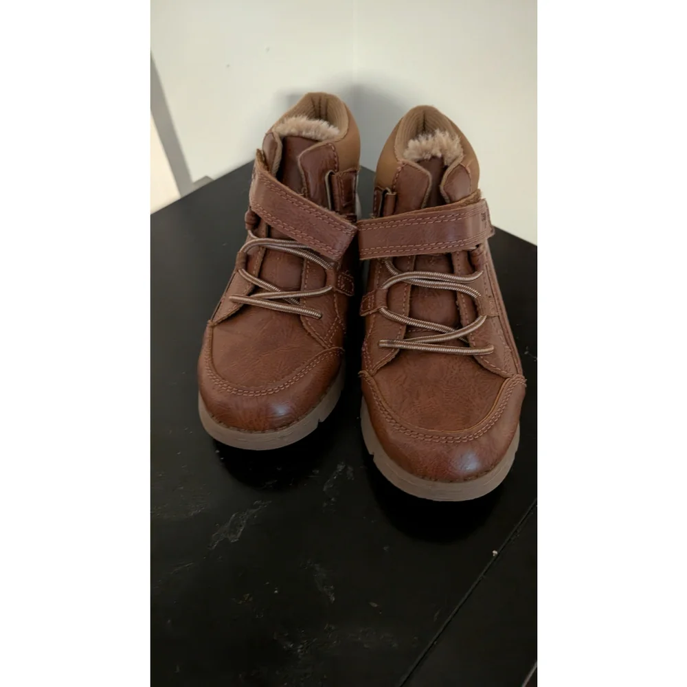 Osh Kosh B GoshBoys boots size 11M